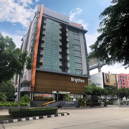 Brighton Hotel Bangkok Buitenkant foto